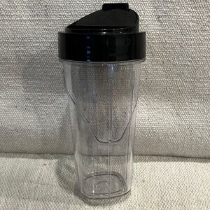 Oster genuine parts - BPA free Blender Bottle with lid - smoothie cup 24 oz